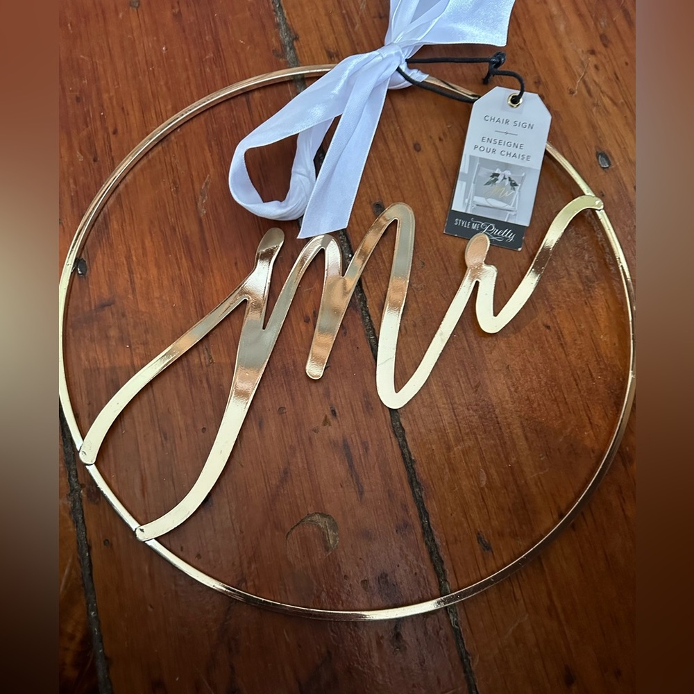 Gold Mr chair sign